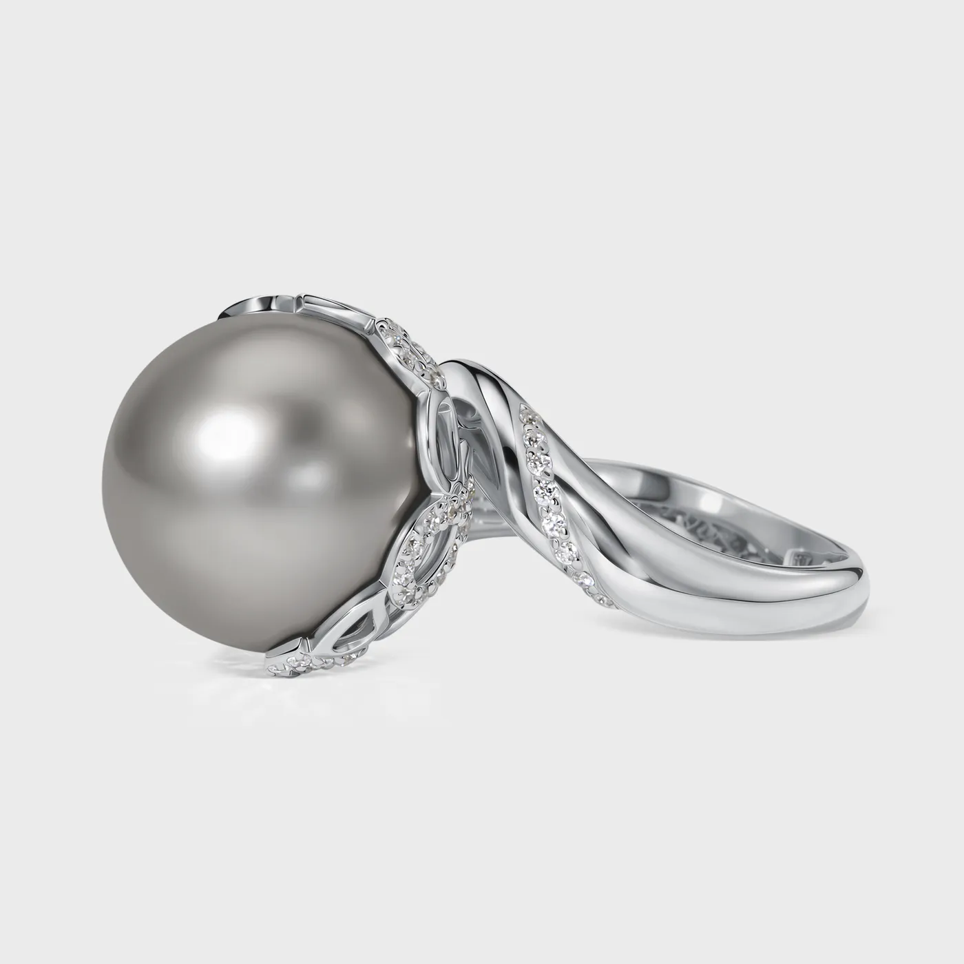 Rangiroa Black white gold ring by ValeOro with a large grey-black pearl in an openwork diamond setting, side view