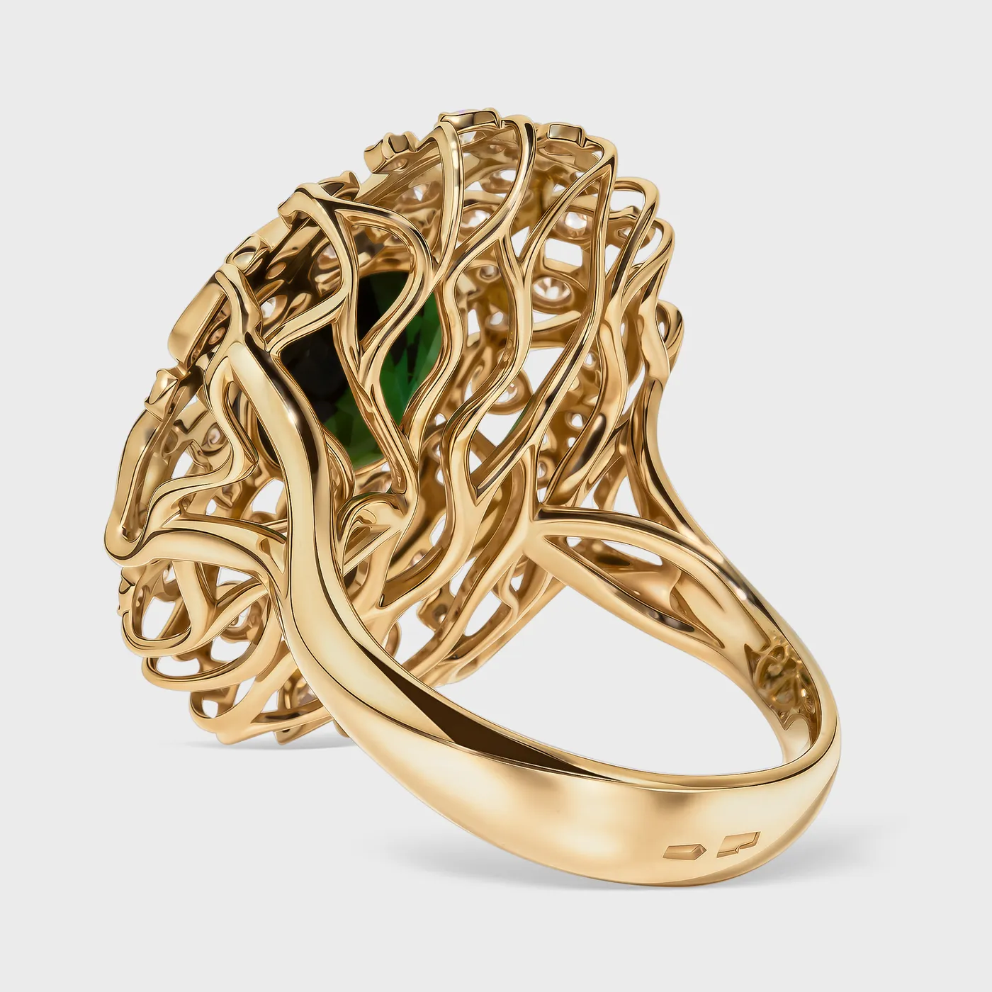 Cadiz yellow gold ring by ValeOro showing the openwork gold lattice on the reverse of the setting, back view