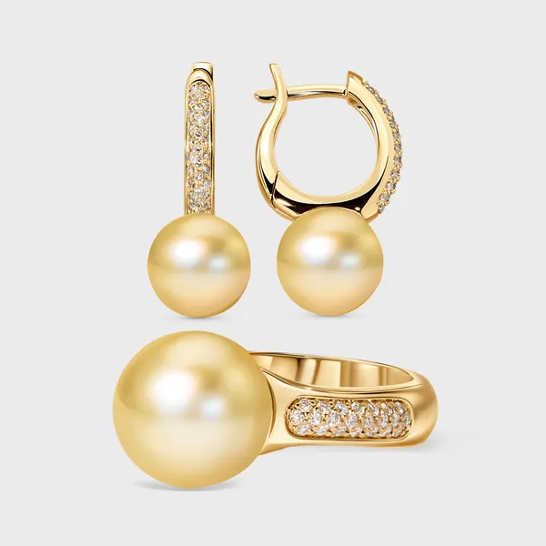 Katiu Yellow set by ValeOro in yellow gold with golden pearls and pavé diamonds, ring and hoop earrings, front view