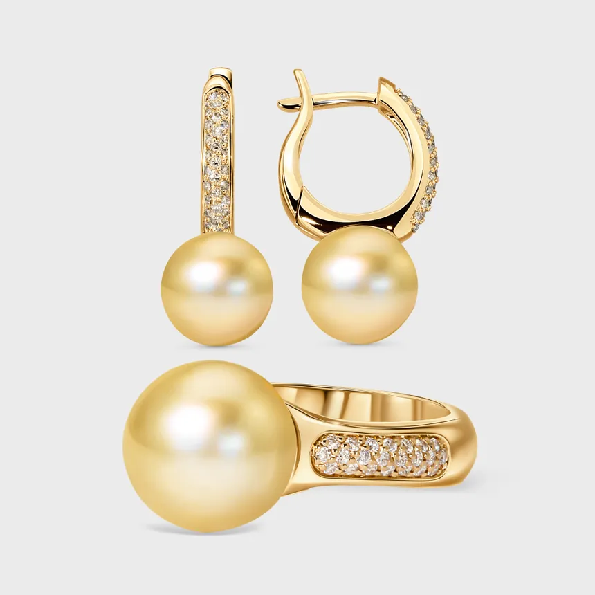 Katiu Yellow set by ValeOro in yellow gold with golden pearls and pavé diamonds, ring and hoop earrings, front view