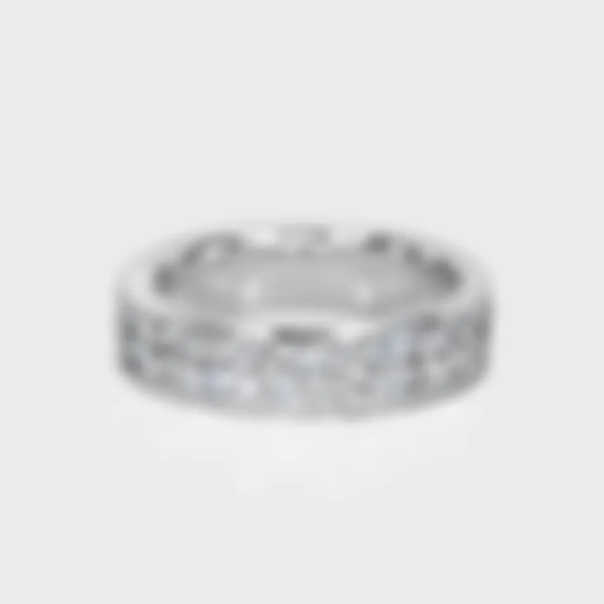 Linea white gold ring by ValeOro with a double row of princess-cut and round diamonds, front view